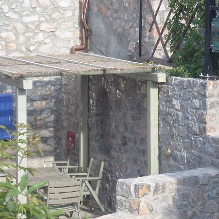 To Petradi Apartment Avgonima ภายนอก รูปภาพ